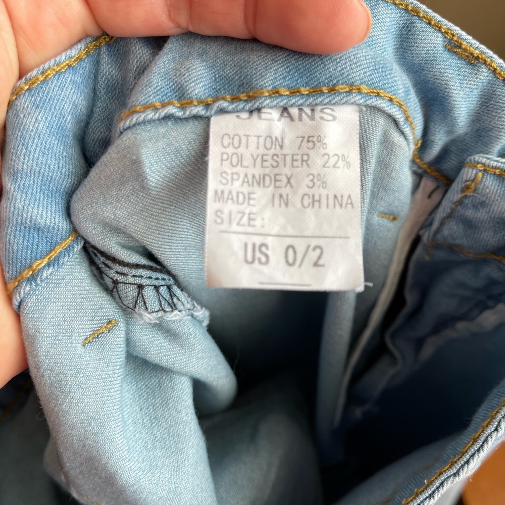 Billabong tie dye jean shorts size 9. - Picture 2 of 10